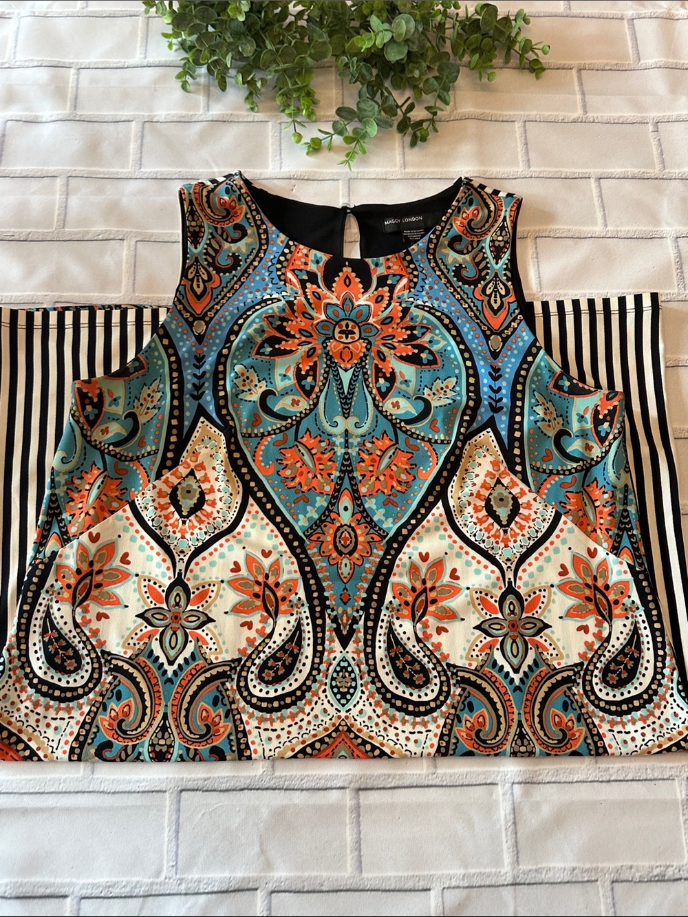 Maggy London - Multi Pattern Sleeveless Shift Dress. Sz 8